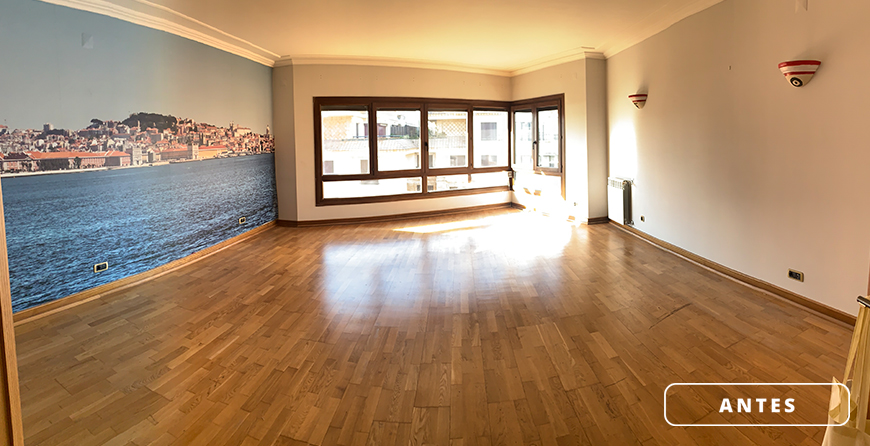 Sala de apartamento em Lisboa antes de ser remodelada